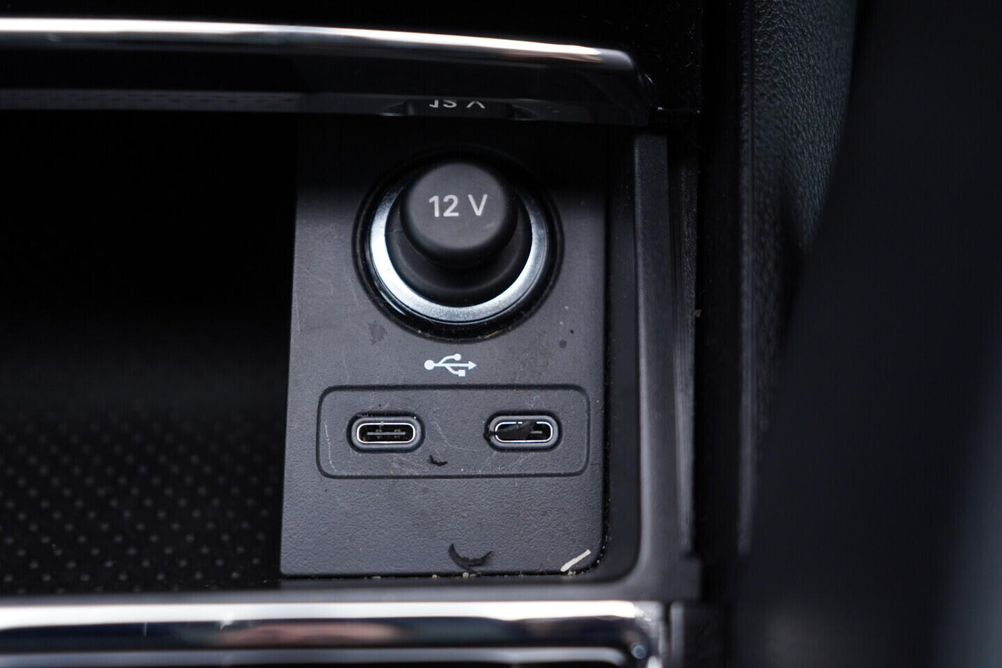 OV190V10613_34.webp_KAROQ Selection 1.5 TSI 110 kW automat, DPH