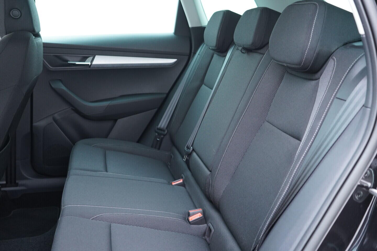 OV190V10613_37.webp_KAROQ Selection 1.5 TSI 110 kW automat, DPH