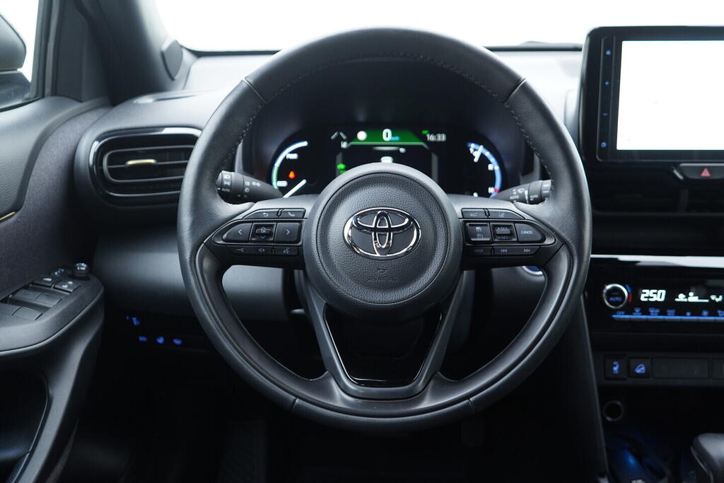 OV190V10614_27.webp_YARIS CROSS Adventure 1.5 Hybrid  68 kW automat