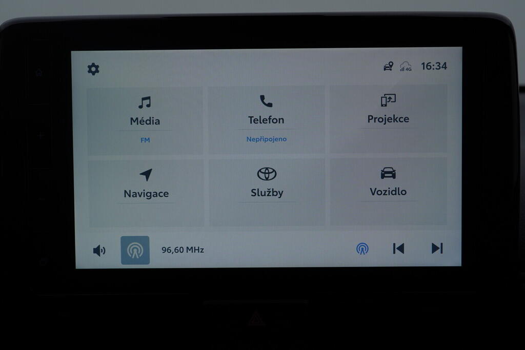 OV190V10614_28.webp_YARIS CROSS Adventure 1.5 Hybrid  68 kW automat