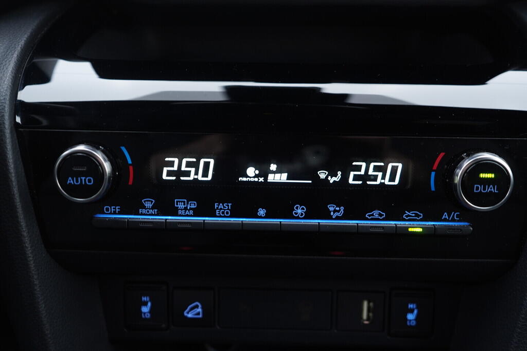 OV190V10614_31.webp_YARIS CROSS Adventure 1.5 Hybrid  68 kW automat