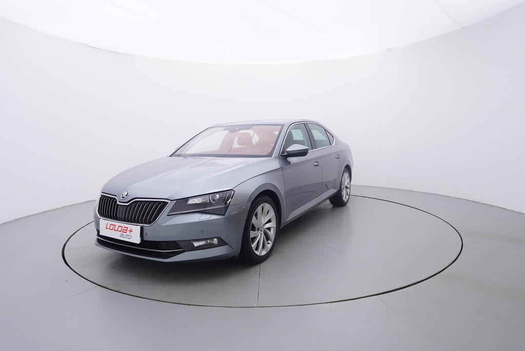 OV190V10615_10.webp_SUPERB  2.0 TSI 162 kW automat