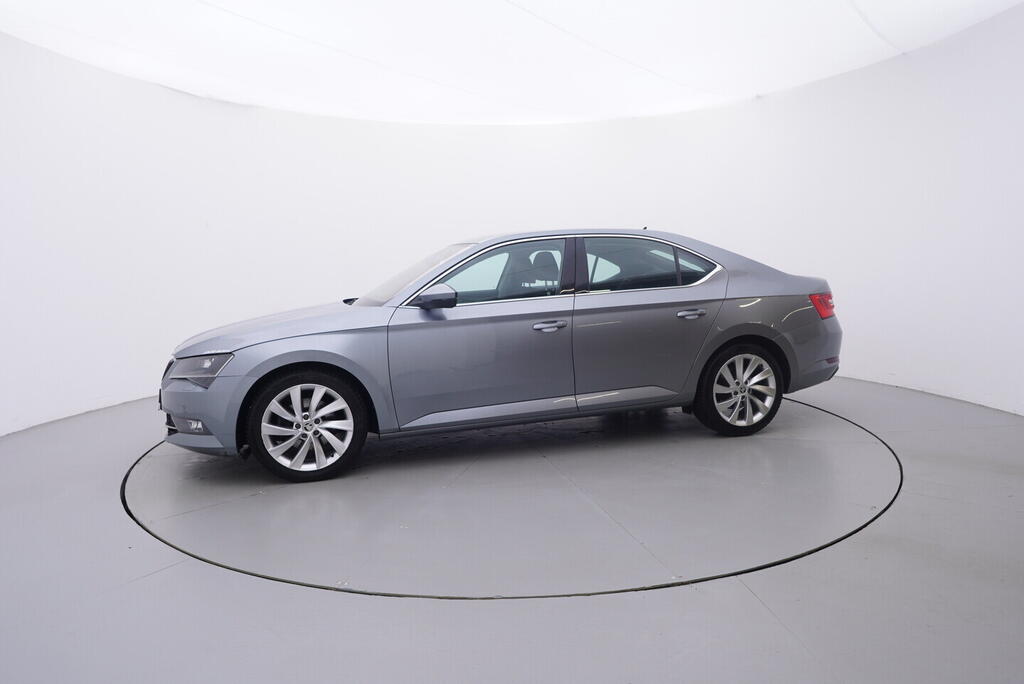 OV190V10615_11.webp_SUPERB  2.0 TSI 162 kW automat