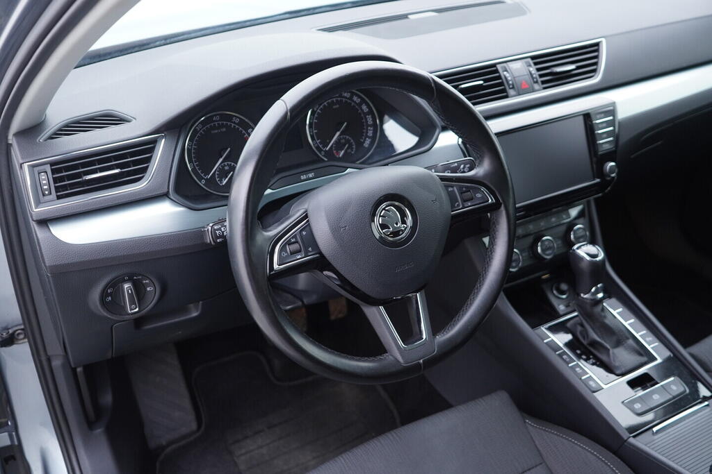 OV190V10615_23.webp_SUPERB  2.0 TSI 162 kW automat