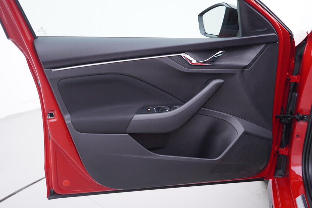 OV190V10620_19.webp_SCALA Monte Carlo 1.0  81 kW manuál, DPH