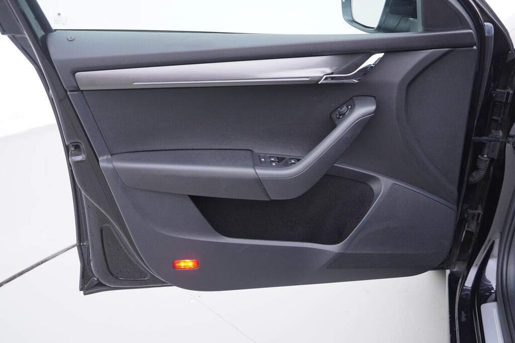 OV190V10622_19.webp_OCTAVIA Style Extra 1.5 TSI 110 kW manuál, DPH