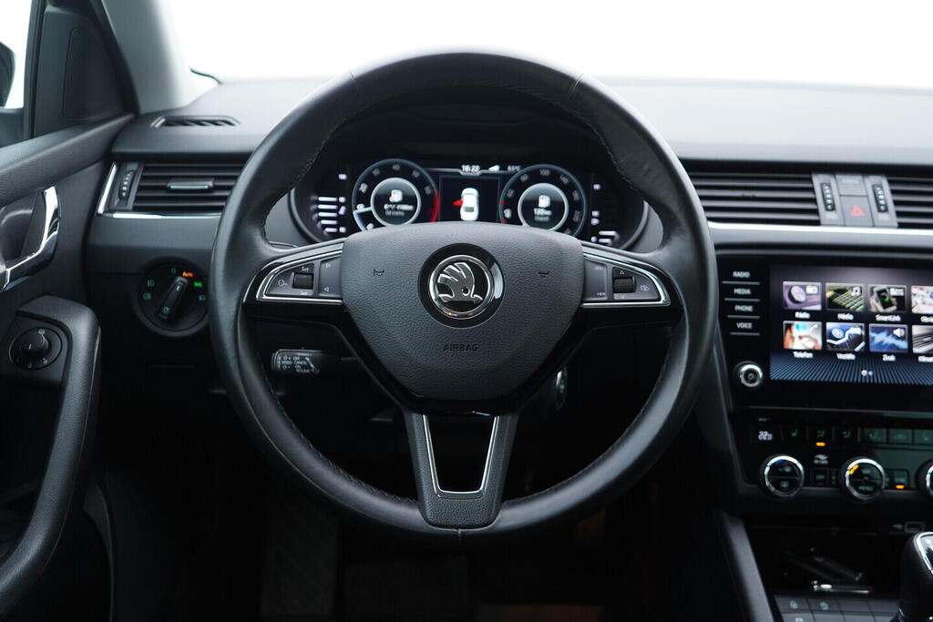 OV190V10622_28.webp_OCTAVIA Style Extra 1.5 TSI 110 kW manuál, DPH