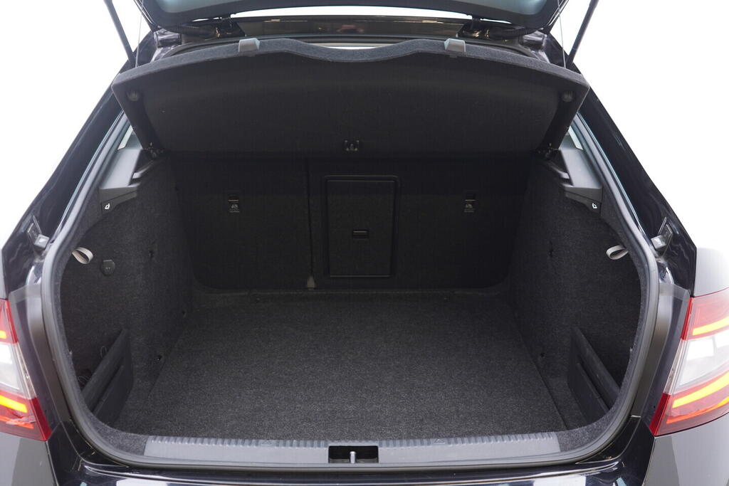 OV190V10622_38.webp_OCTAVIA Style Extra 1.5 TSI 110 kW manuál, DPH