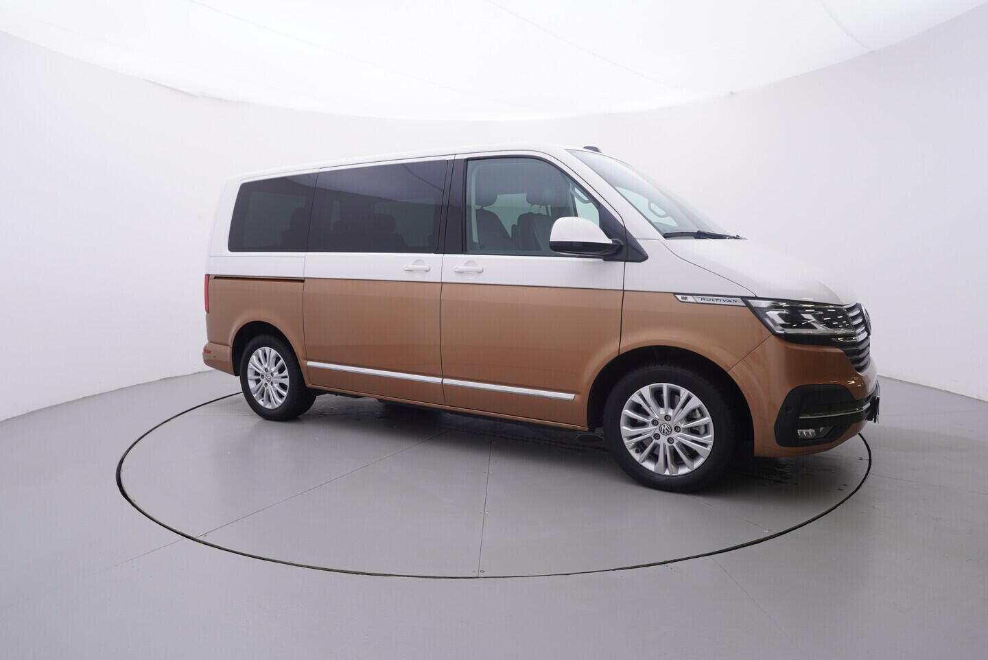 OV190V10627_16.webp_MULTIVAN Highline 2.0 TDI 150 kW automat, DPH