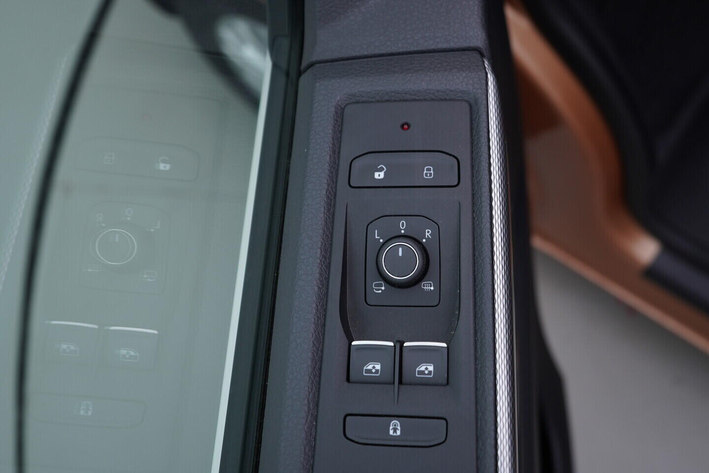 OV190V10627_20.webp_MULTIVAN Highline 2.0 TDI 150 kW automat, DPH