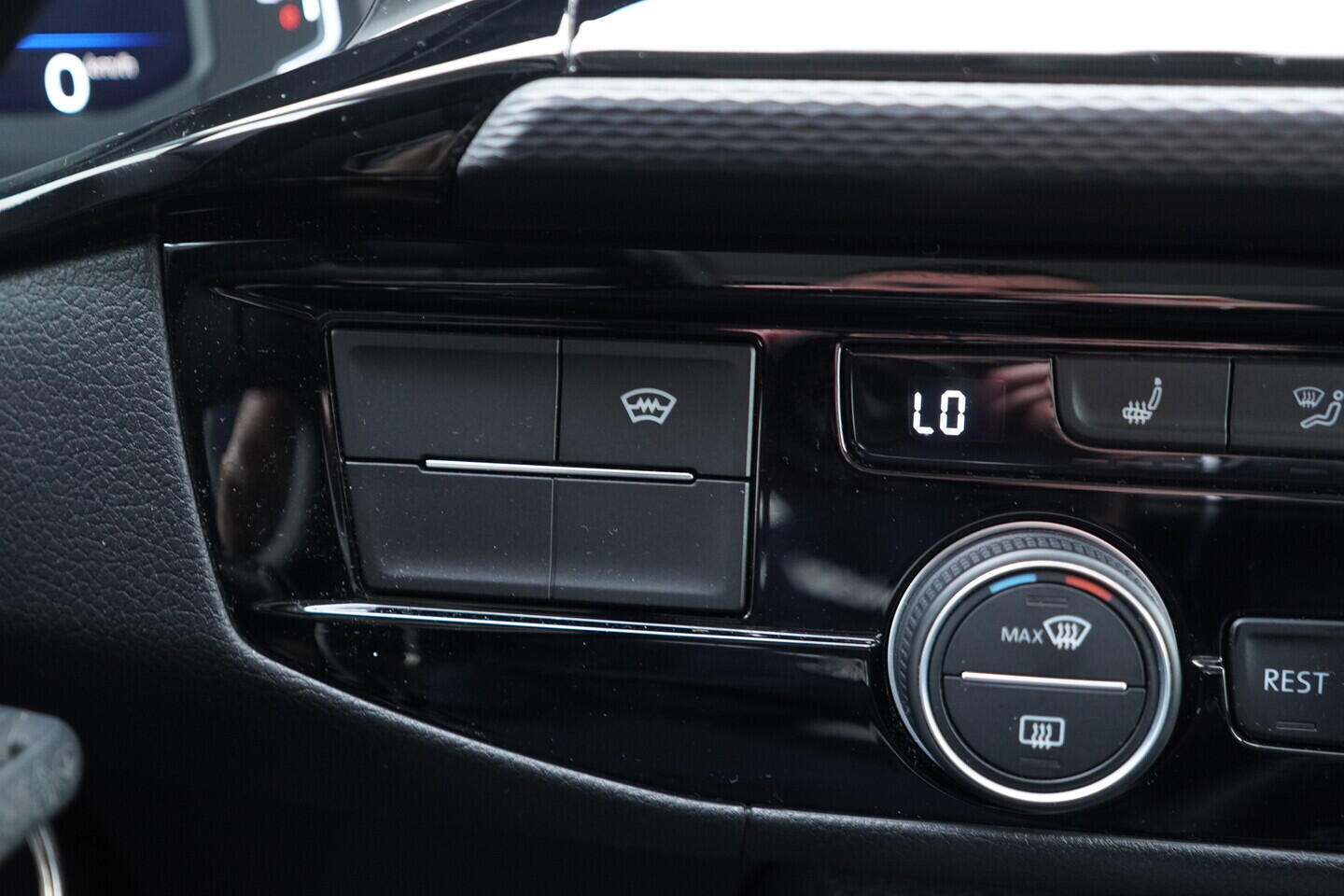 OV190V10627_34.webp_MULTIVAN Highline 2.0 TDI 150 kW automat, DPH