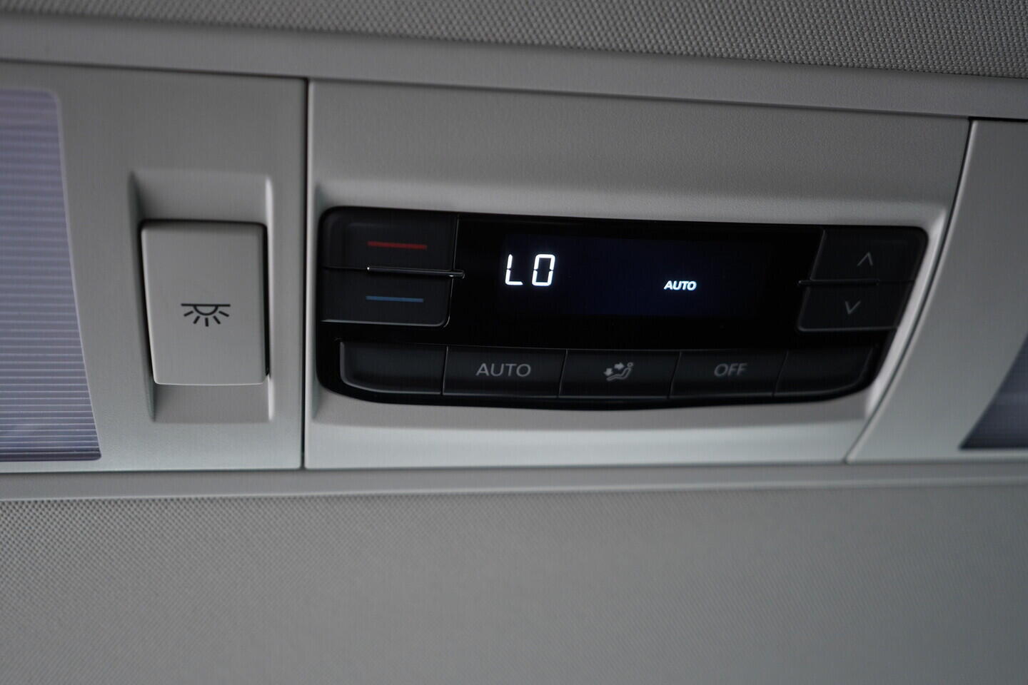 OV190V10627_36.webp_MULTIVAN Highline 2.0 TDI 150 kW automat, DPH