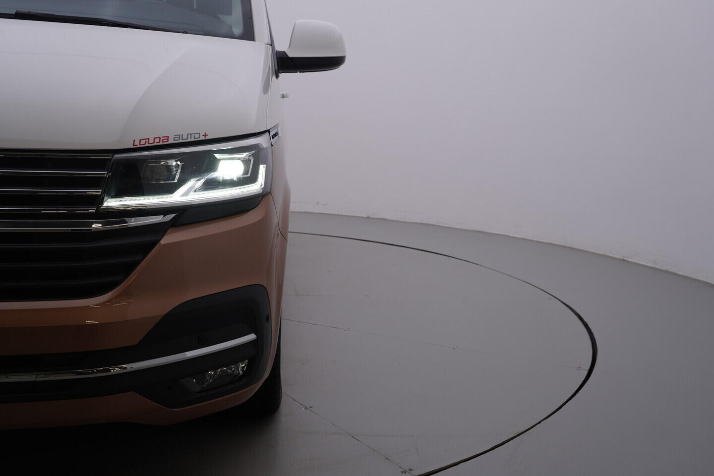 OV190V10627_44.webp_MULTIVAN Highline 2.0 TDI 150 kW automat, DPH