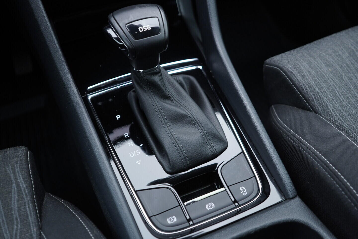 OV190V10628_34.webp_KAROQ Style 1.5 TSI 110 kW automat