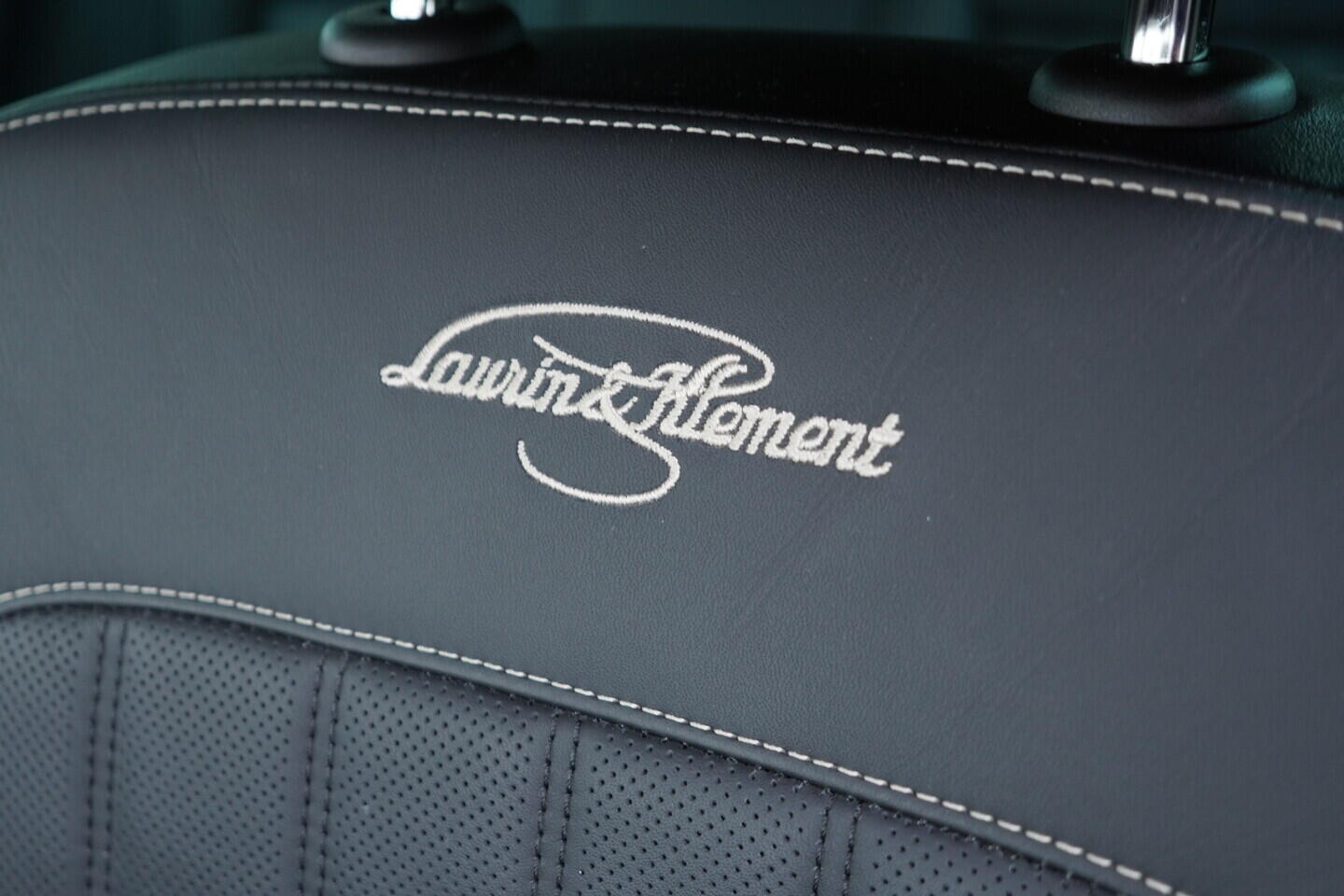 OV190V10630_25.webp_SUPERB  2.0 TDI 147 kW automat, DPH