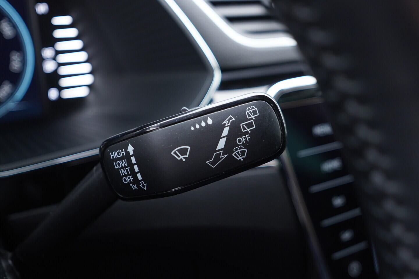 OV190V10630_28.webp_SUPERB  2.0 TDI 147 kW automat, DPH