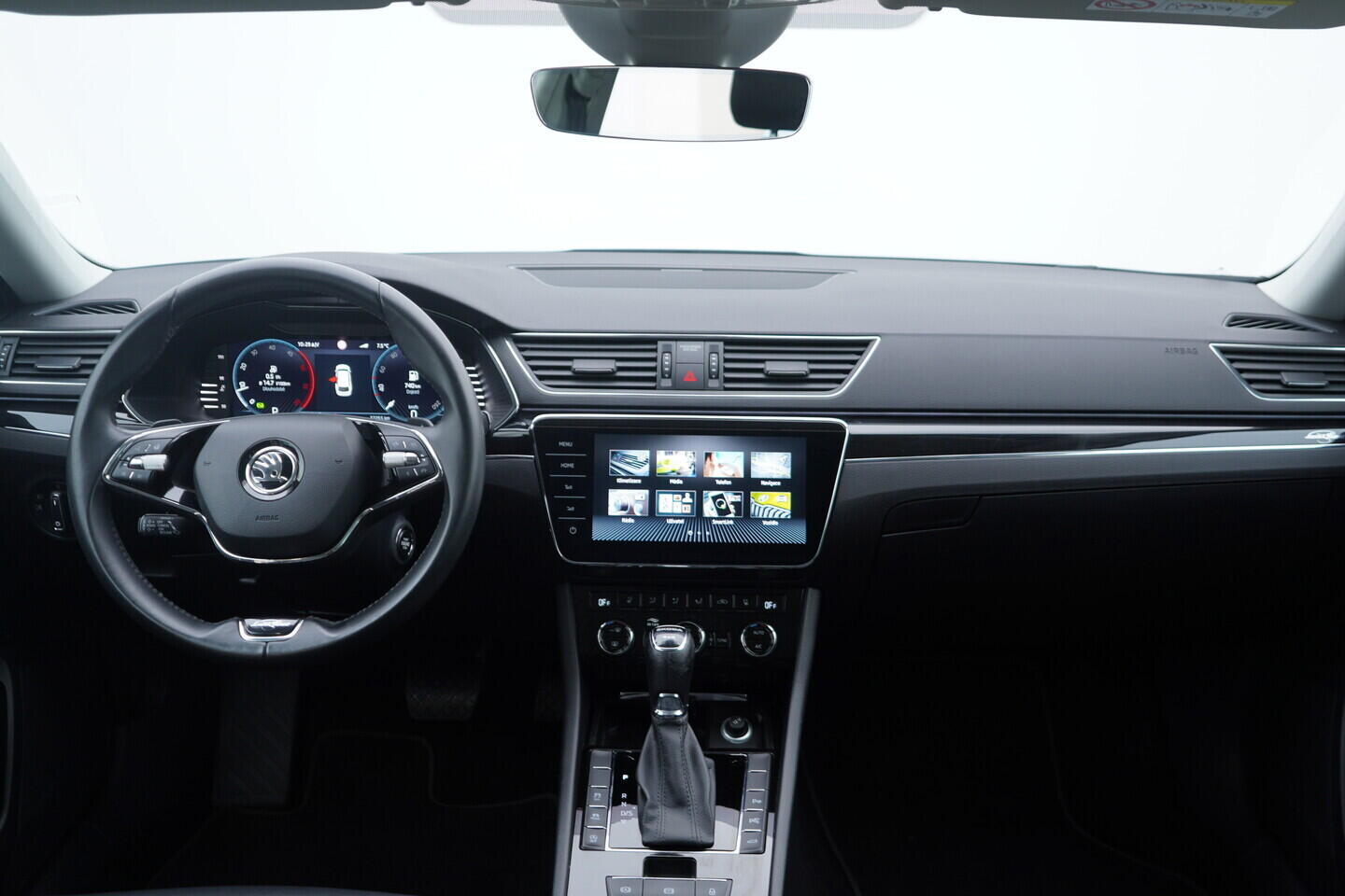 OV190V10630_29.webp_SUPERB  2.0 TDI 147 kW automat, DPH