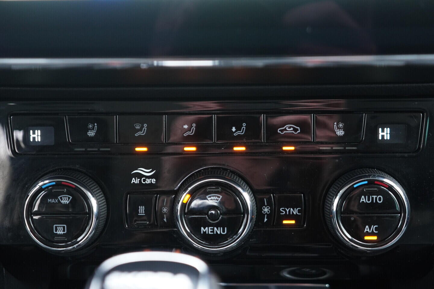 OV190V10630_36.webp_SUPERB  2.0 TDI 147 kW automat, DPH