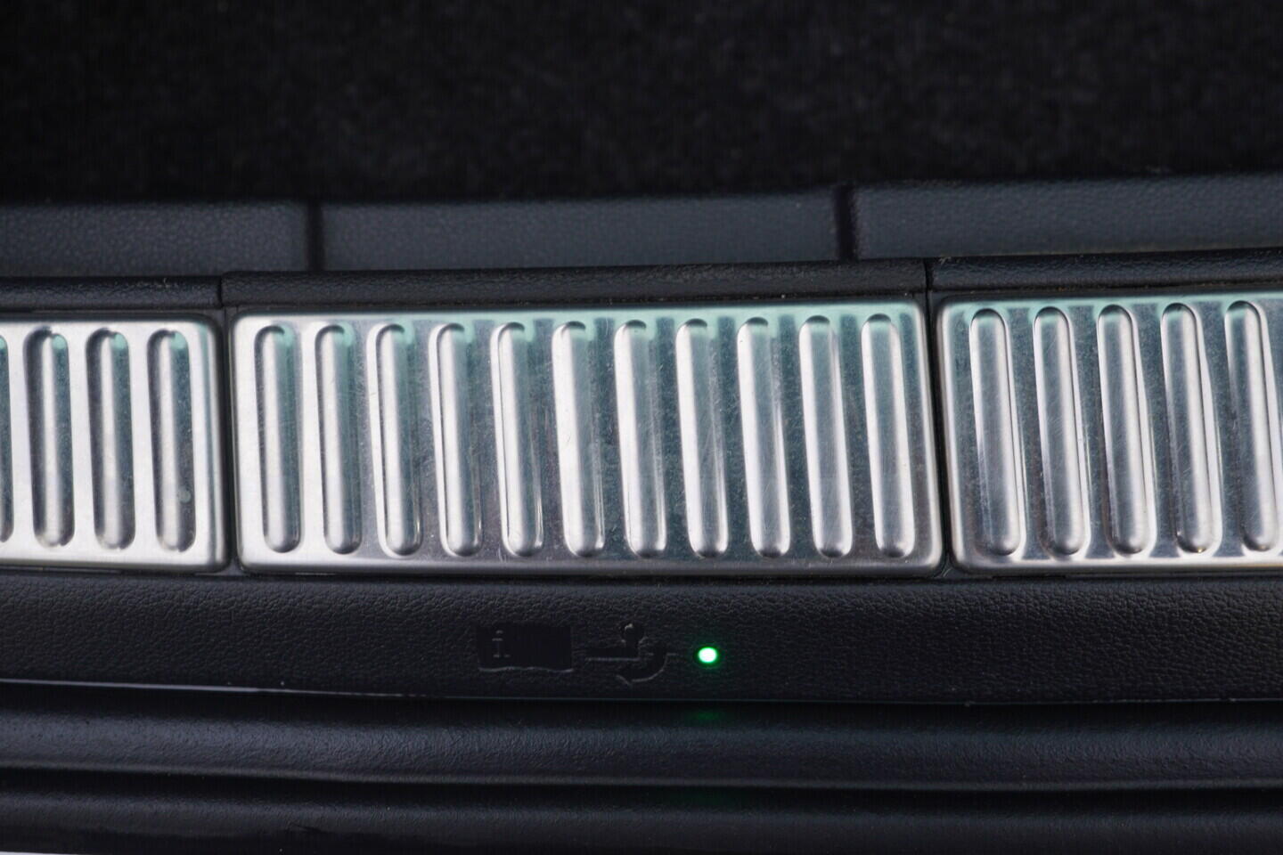 OV190V10630_44.webp_SUPERB  2.0 TDI 147 kW automat, DPH