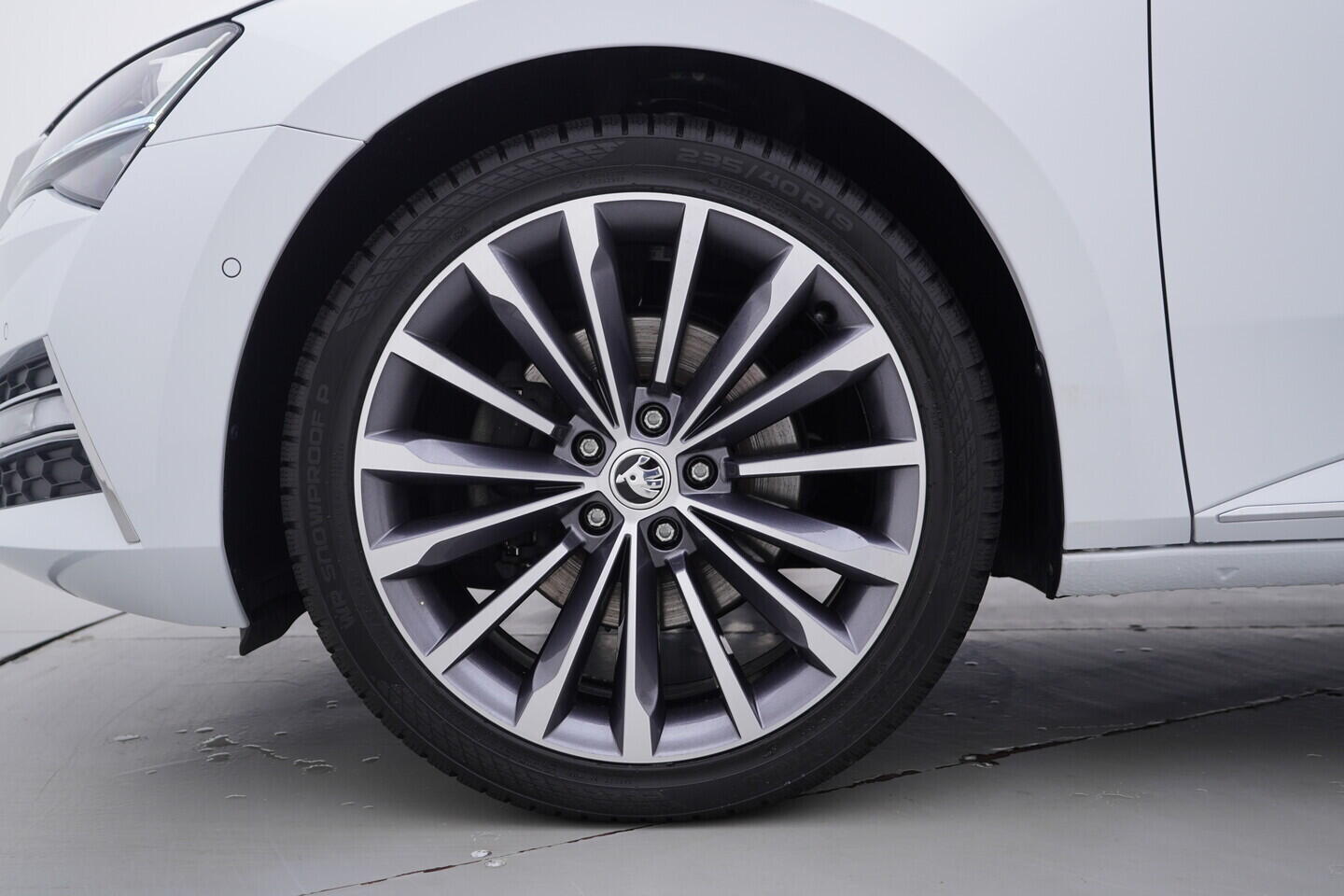 OV190V10630_46.webp_SUPERB  2.0 TDI 147 kW automat, DPH