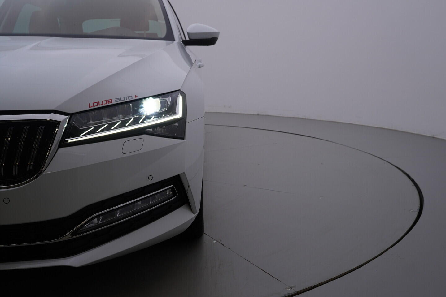 OV190V10630_50.webp_SUPERB  2.0 TDI 147 kW automat, DPH