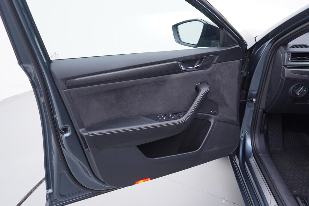 OV190V10631_19.webp_SUPERB  2.0 TDI 110 kW automat