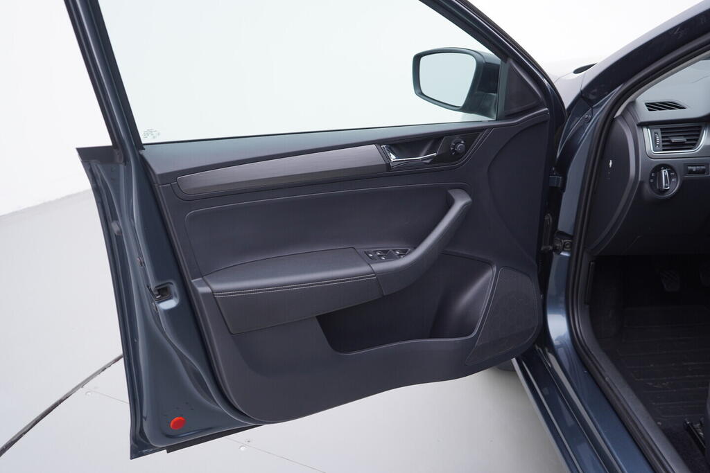 OV190V10632_19.webp_RAPID  1.0 TSI 81 kW manuál