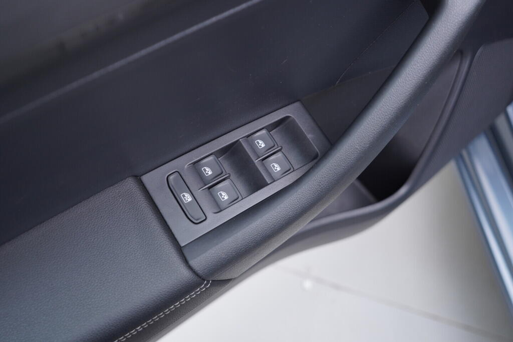 OV190V10632_20.webp_RAPID  1.0 TSI 81 kW manuál