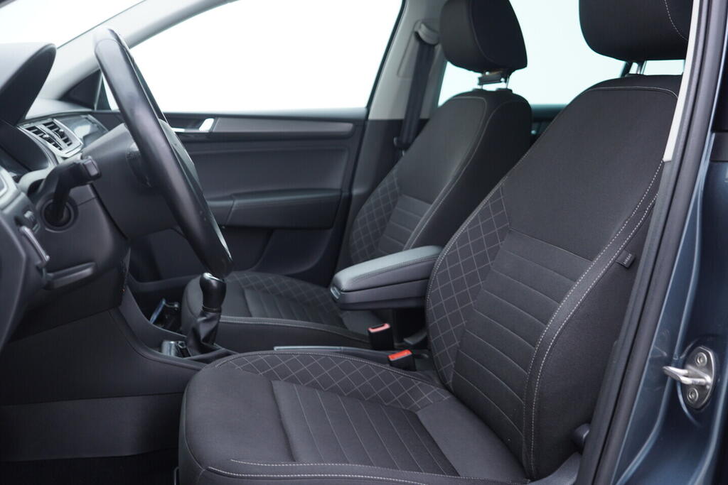 OV190V10632_22.webp_RAPID  1.0 TSI 81 kW manuál