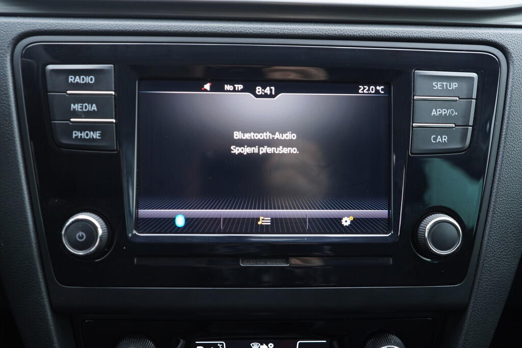 OV190V10632_30.webp_RAPID  1.0 TSI 81 kW manuál