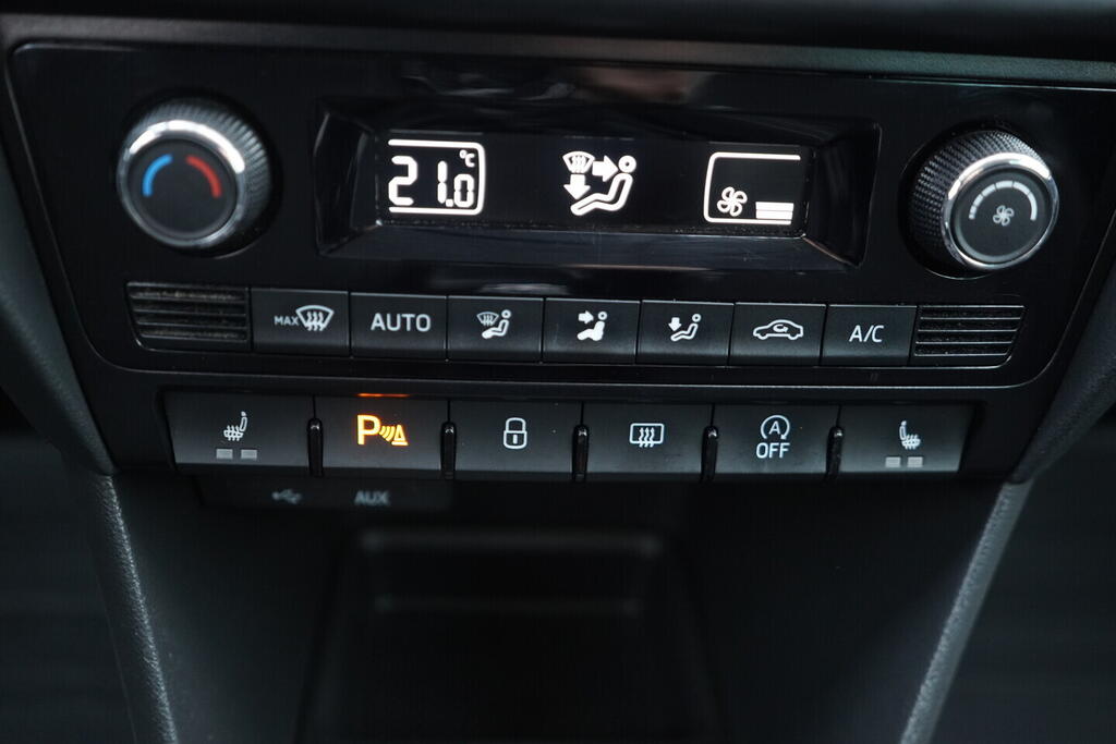 OV190V10632_31.webp_RAPID  1.0 TSI 81 kW manuál