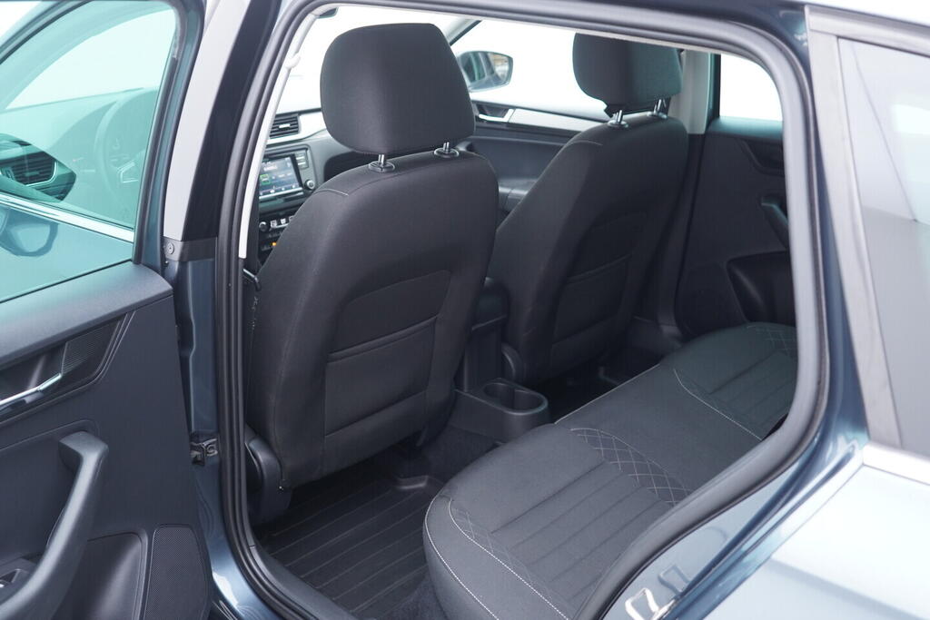 OV190V10632_34.webp_RAPID  1.0 TSI 81 kW manuál