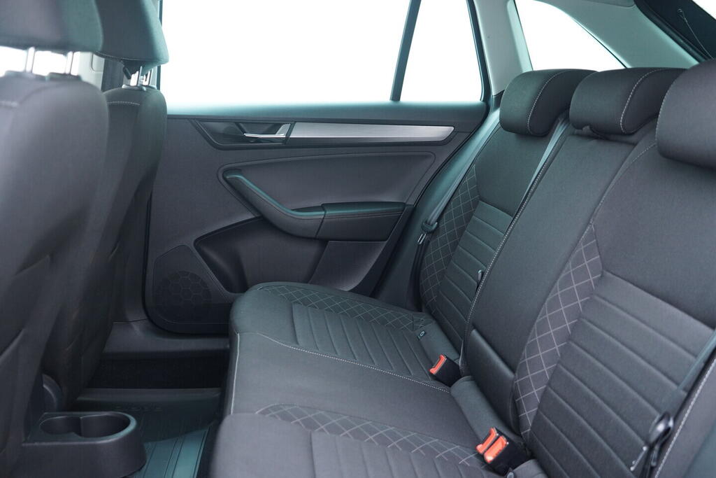 OV190V10632_35.webp_RAPID  1.0 TSI 81 kW manuál