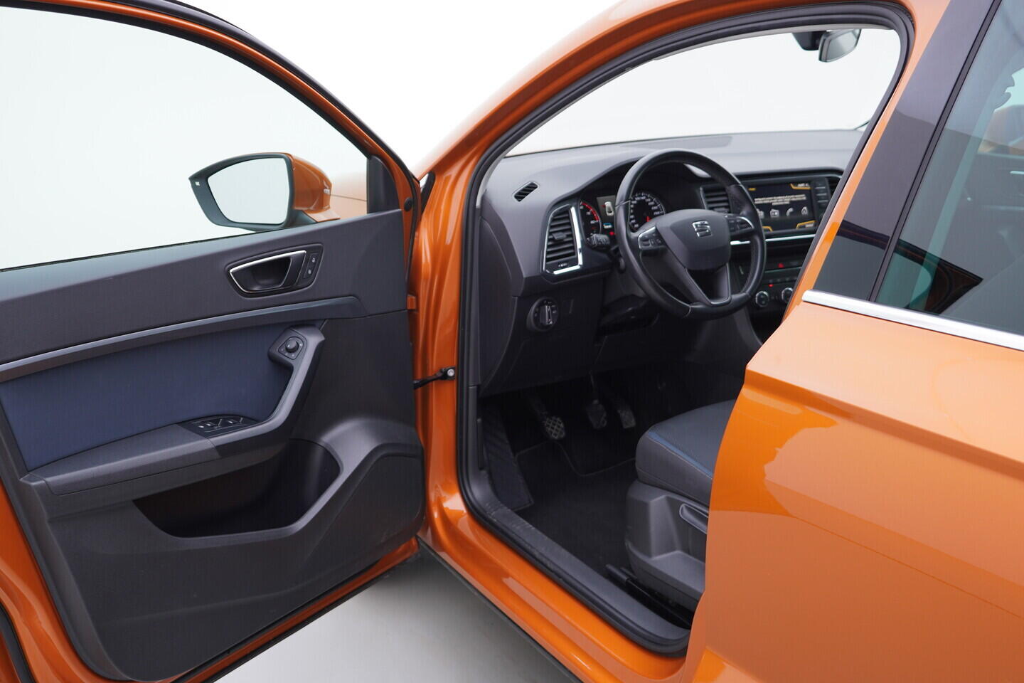 OV190V10634_18.webp_SEAT ATECA Style 1.4 TSI 110 kW manuál