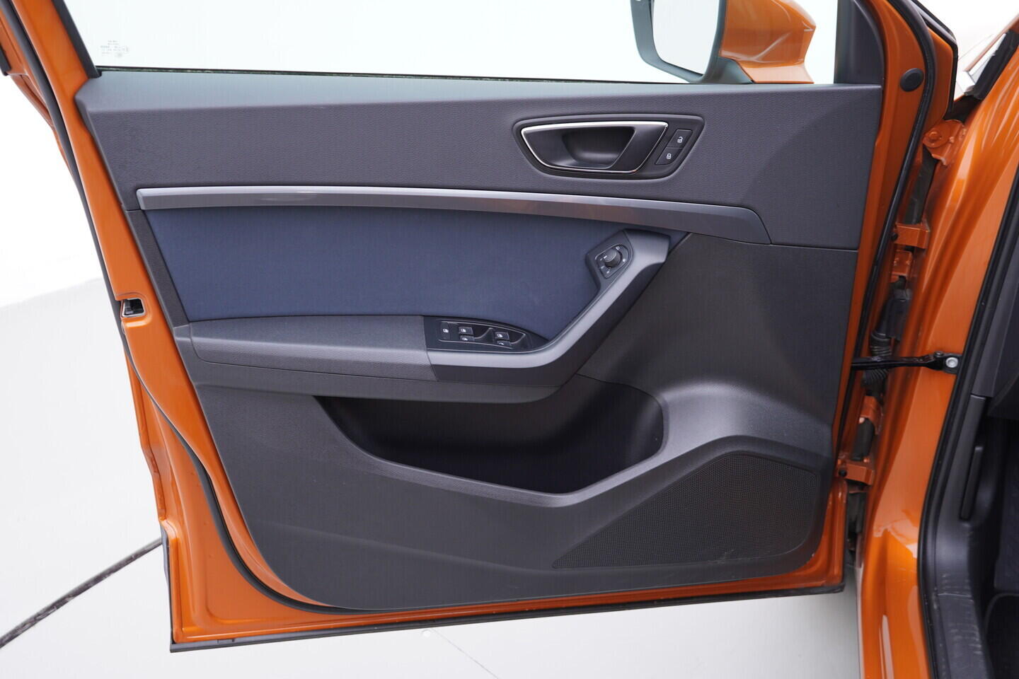 OV190V10634_19.webp_SEAT ATECA Style 1.4 TSI 110 kW manuál