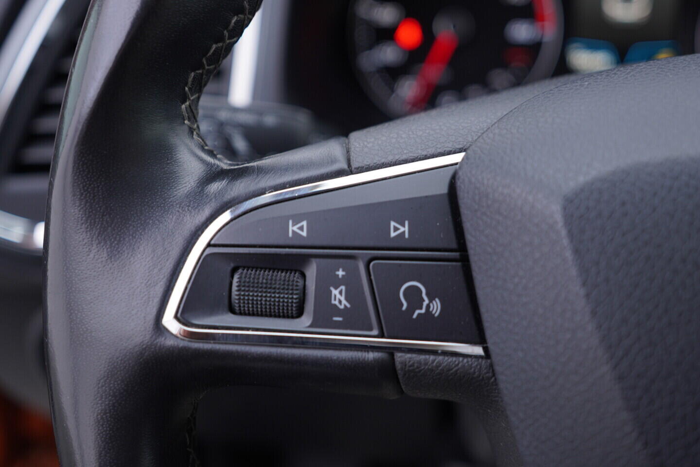 OV190V10634_25.webp_SEAT ATECA Style 1.4 TSI 110 kW manuál