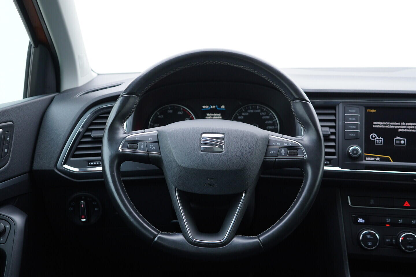 OV190V10634_32.webp_SEAT ATECA Style 1.4 TSI 110 kW manuál