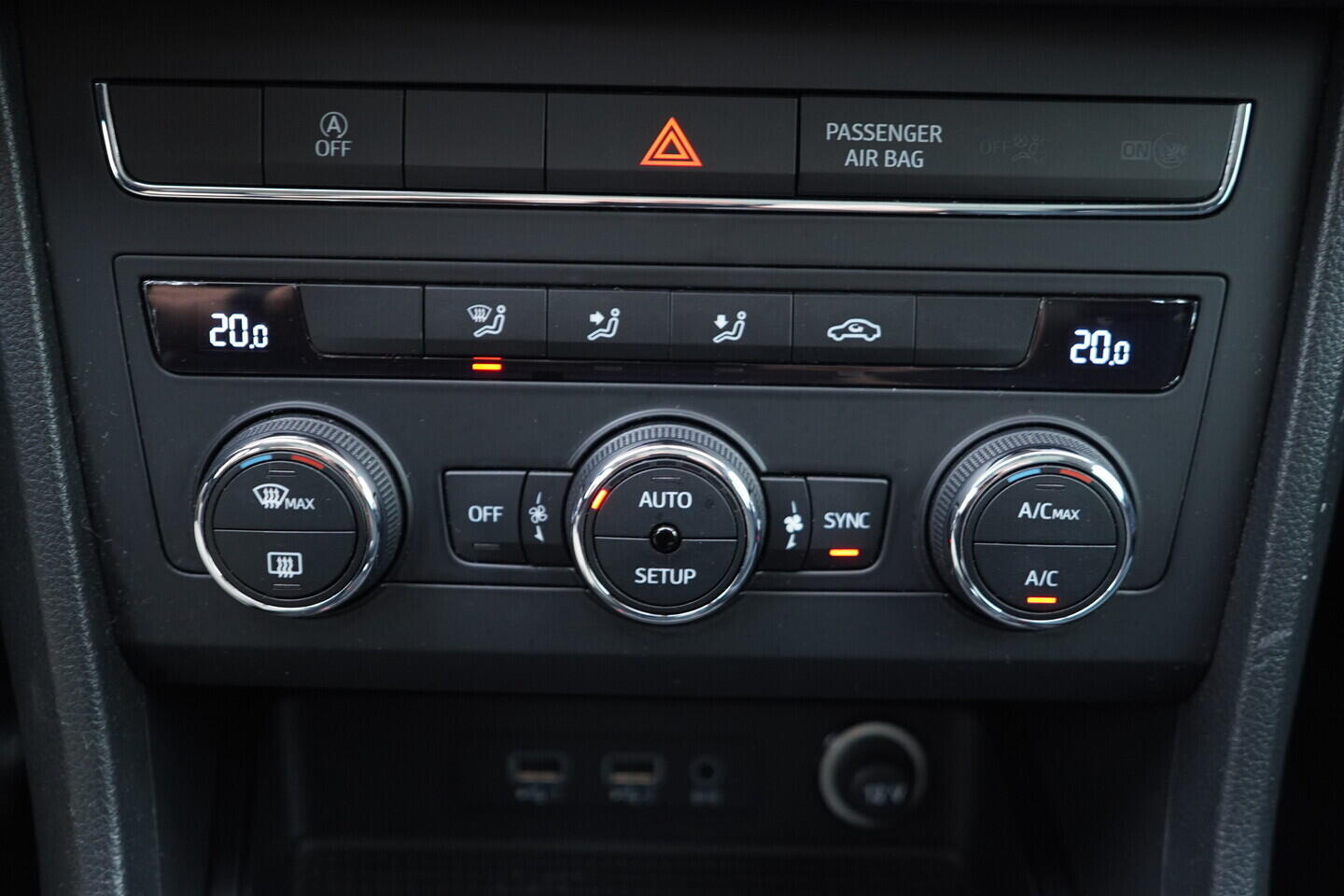 OV190V10634_39.webp_SEAT ATECA Style 1.4 TSI 110 kW manuál