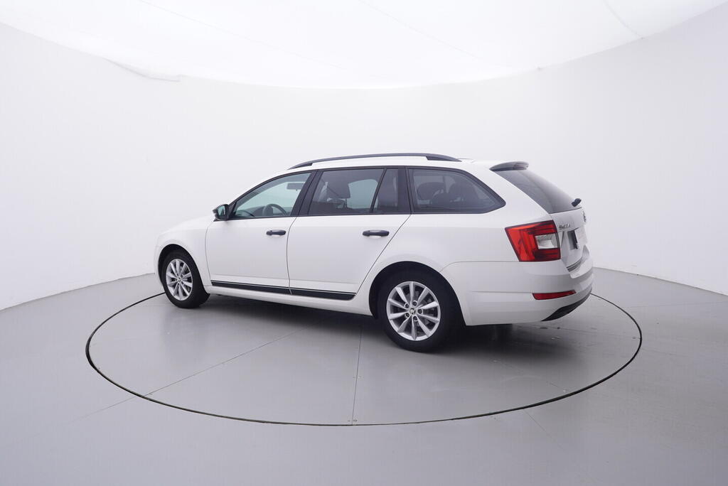 OV190V10635_16.webp_OCTAVIA Ambition 1.4 TSI CNG 81 kW manuál, DPH