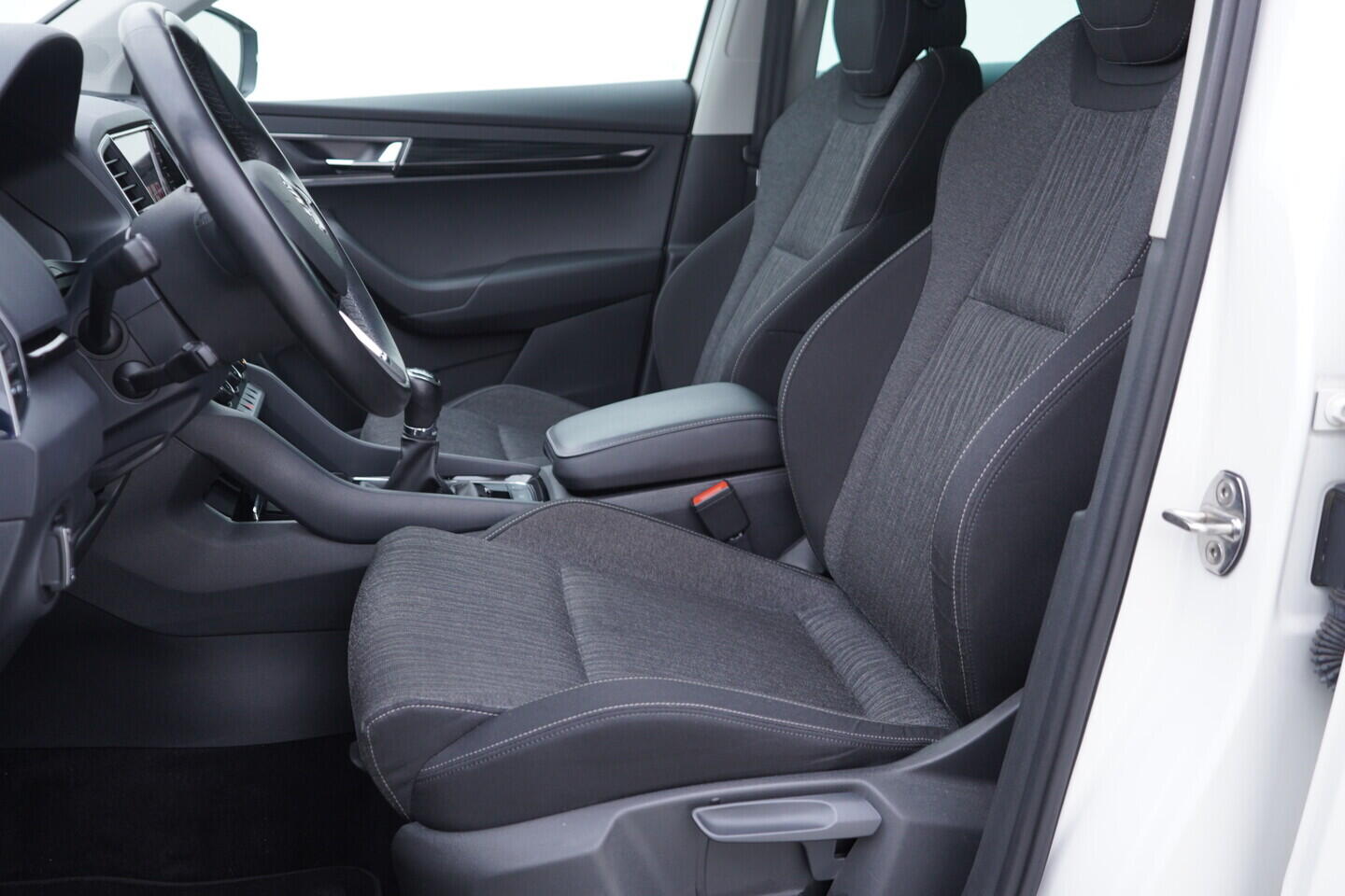 OV190V10637_22.webp_KAROQ Style 1.5 TSI 110 kW manuál