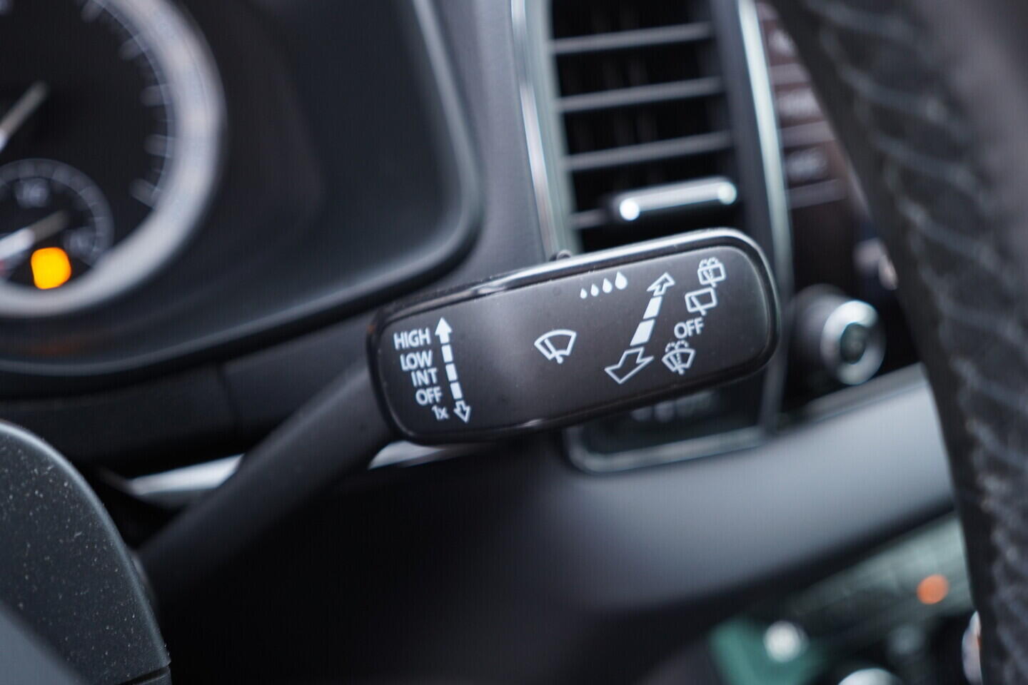 OV190V10637_24.webp_KAROQ Style 1.5 TSI 110 kW manuál