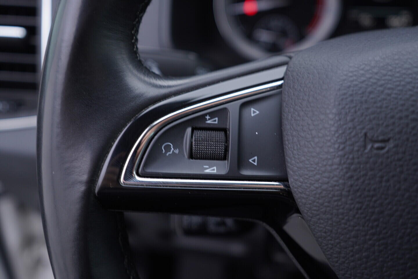 OV190V10637_25.webp_KAROQ Style 1.5 TSI 110 kW manuál