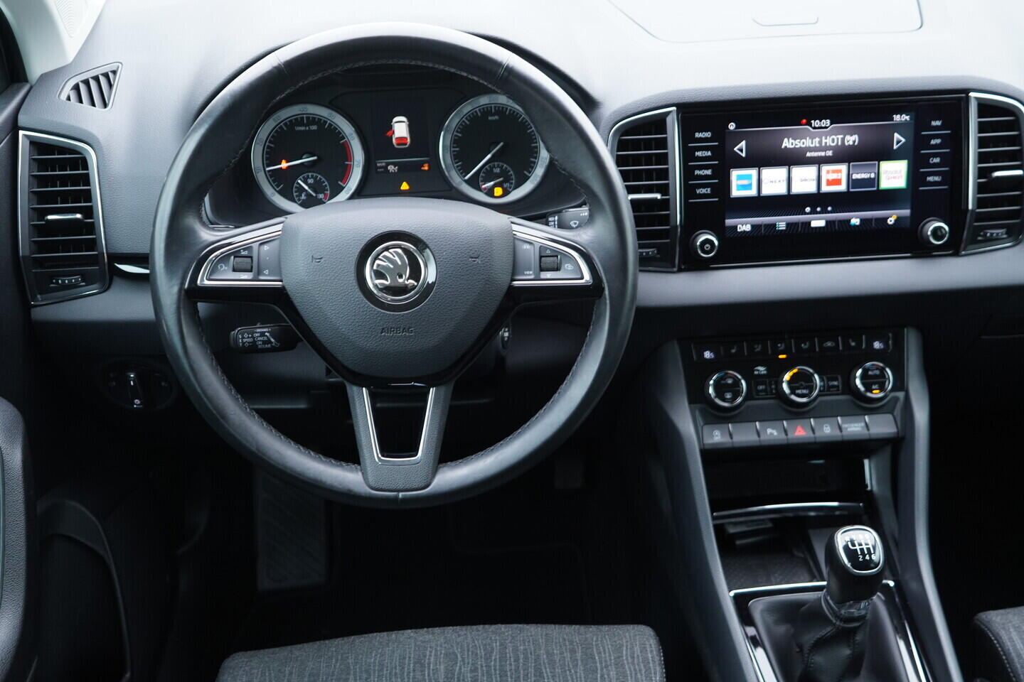 OV190V10637_27.webp_KAROQ Style 1.5 TSI 110 kW manuál