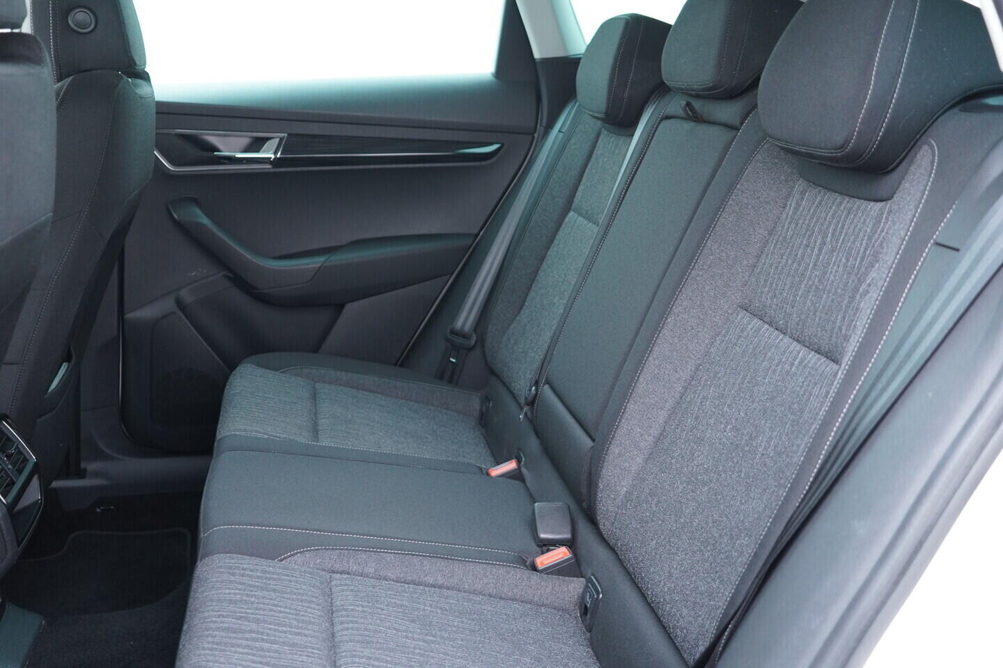 OV190V10637_37.webp_KAROQ Style 1.5 TSI 110 kW manuál