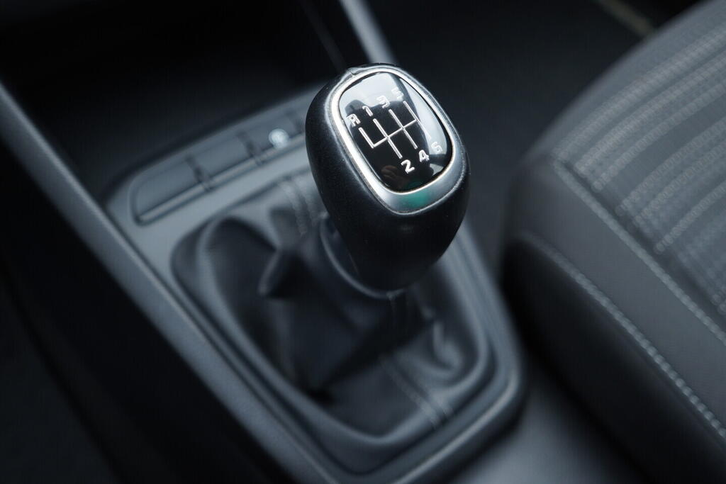 OV190V10640_33.webp_STONIC  1.4 CVVT 73 kW manuál