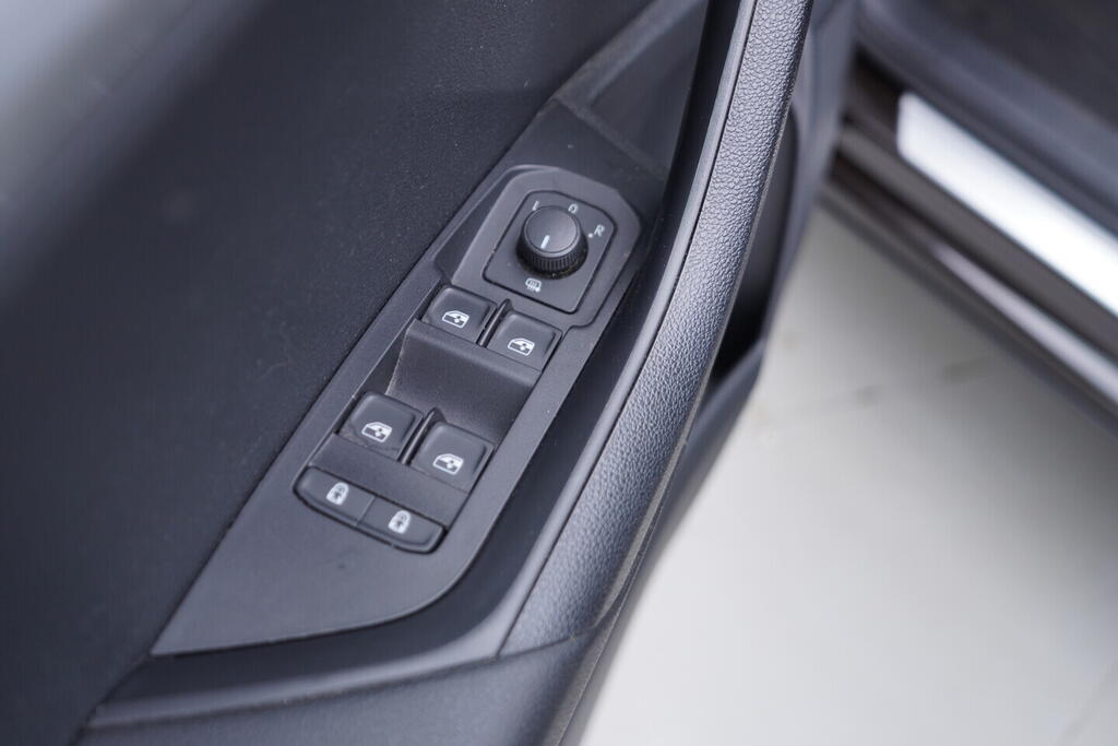 OV190V10641_20.webp_KAROQ  1.5 TSI 110 kW manuál