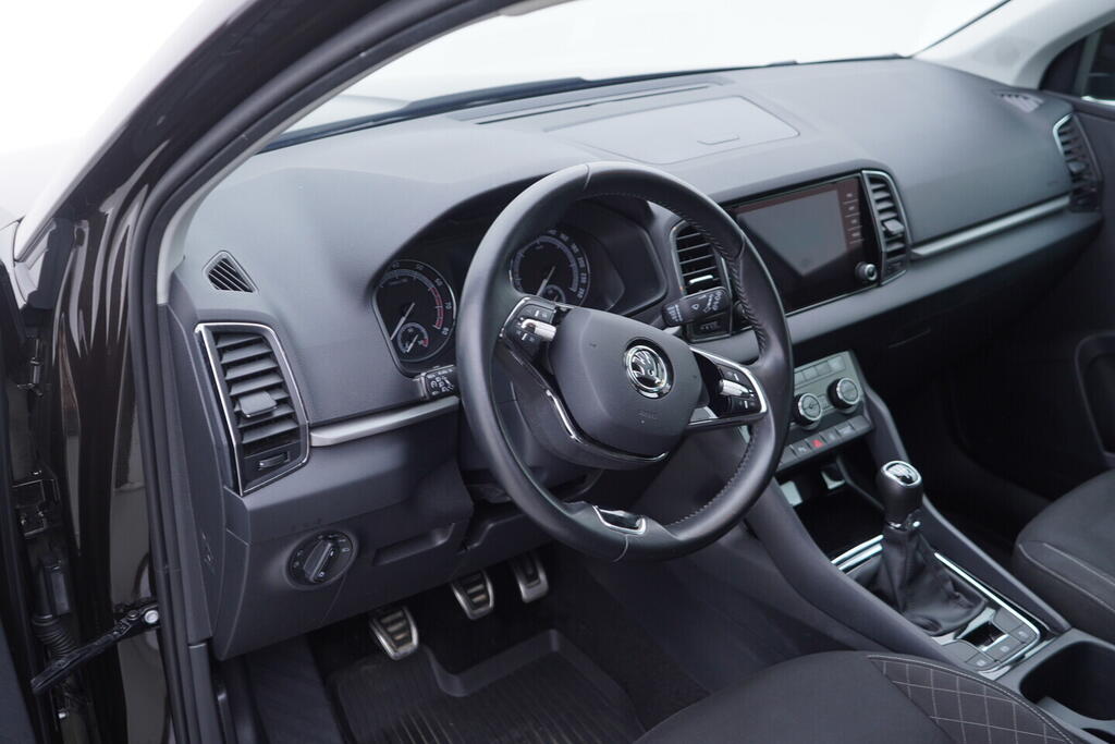 OV190V10641_21.webp_KAROQ  1.5 TSI 110 kW manuál