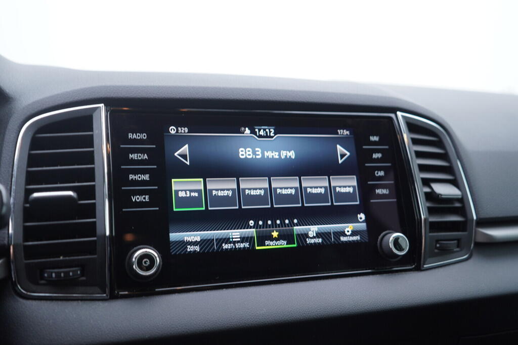 OV190V10641_28.webp_KAROQ  1.5 TSI 110 kW manuál