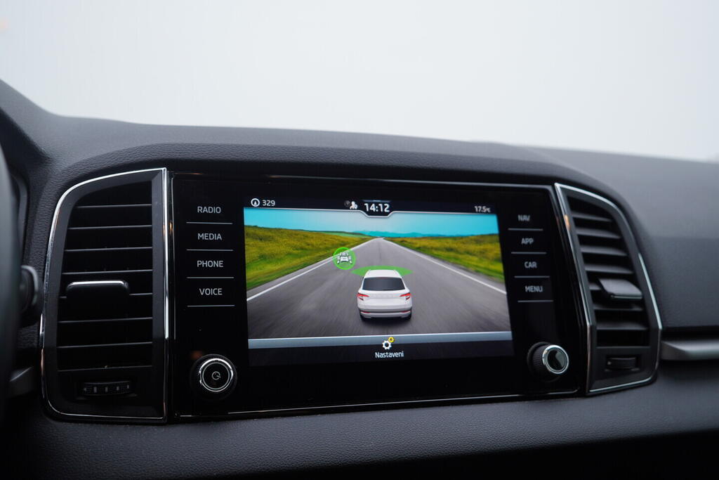 OV190V10641_31.webp_KAROQ  1.5 TSI 110 kW manuál