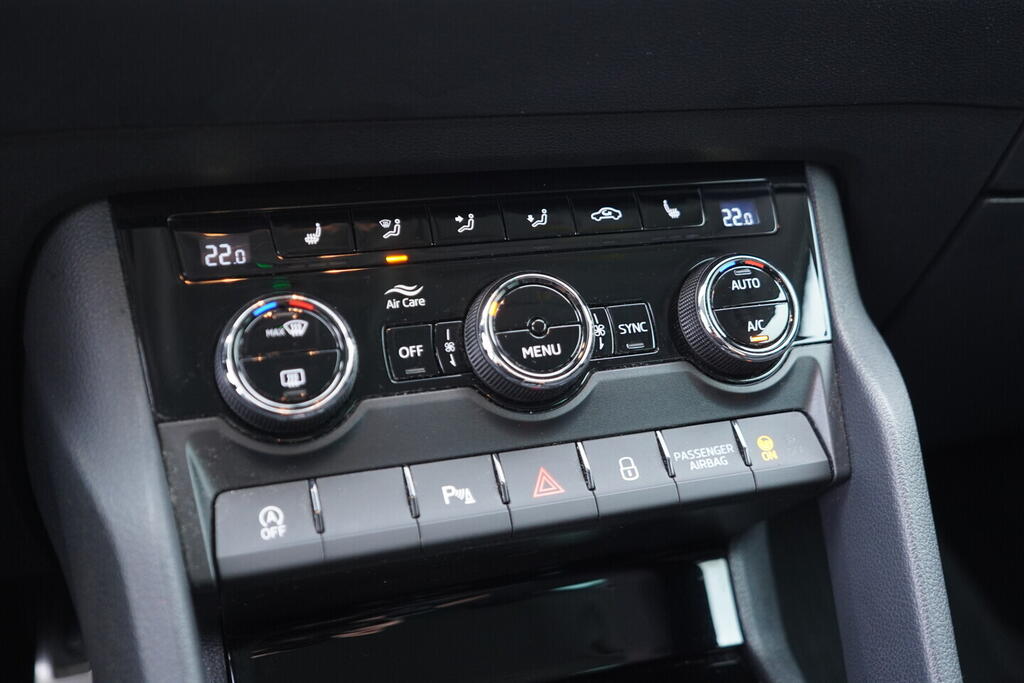 OV190V10641_32.webp_KAROQ  1.5 TSI 110 kW manuál